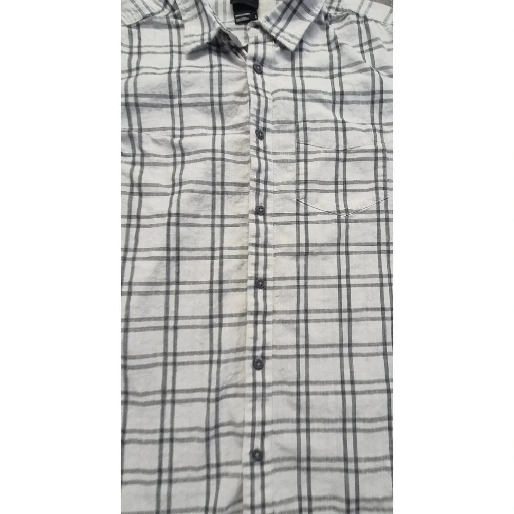 The North Face men's plaid short sleeve button up shirt LG 100% cotton outdoors